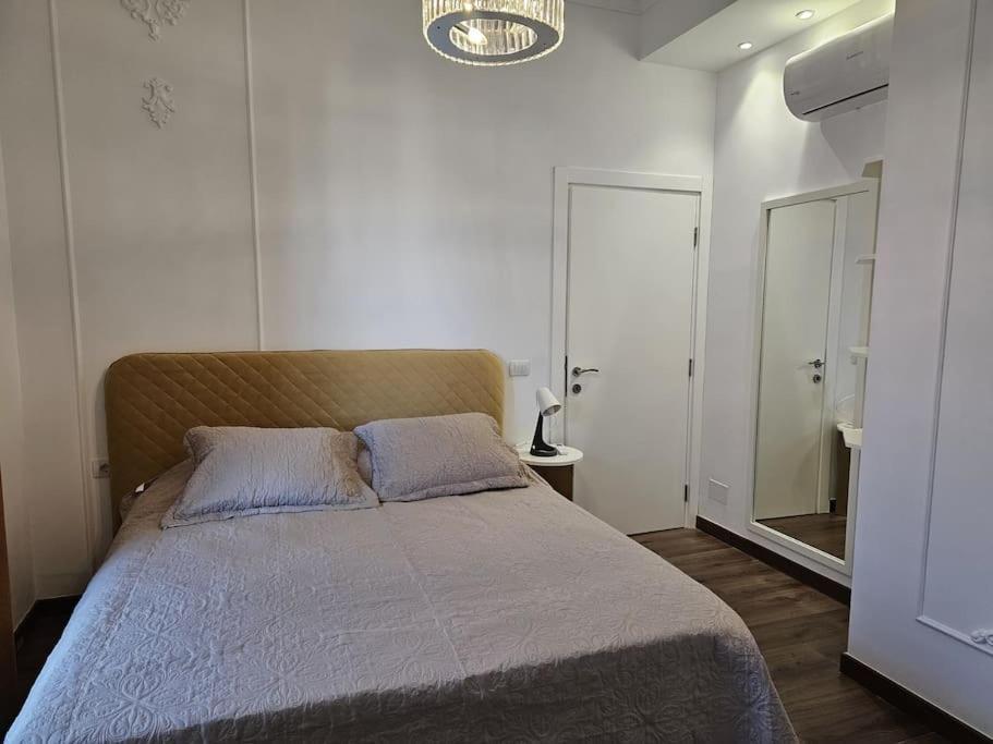 Apartamento Deluxe Flat With Garden_Tirana Exterior foto