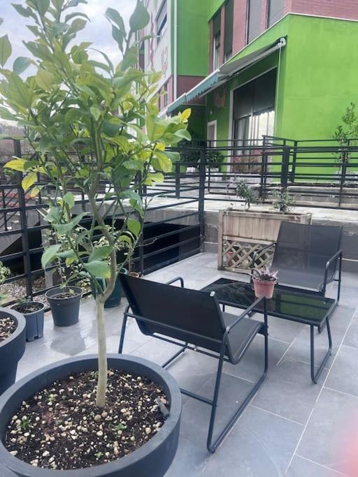 Apartamento Deluxe Flat With Garden_Tirana Exterior foto